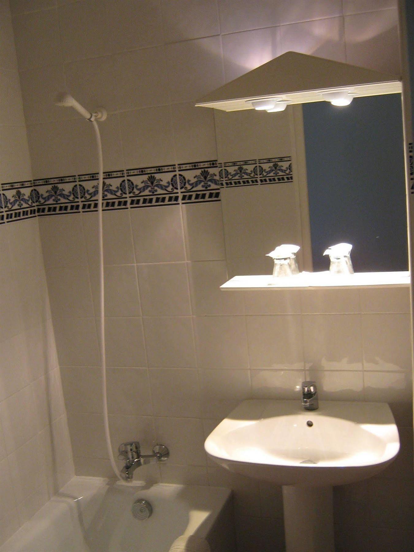 La Fontaine Hotell Vidauban Eksteriør bilde