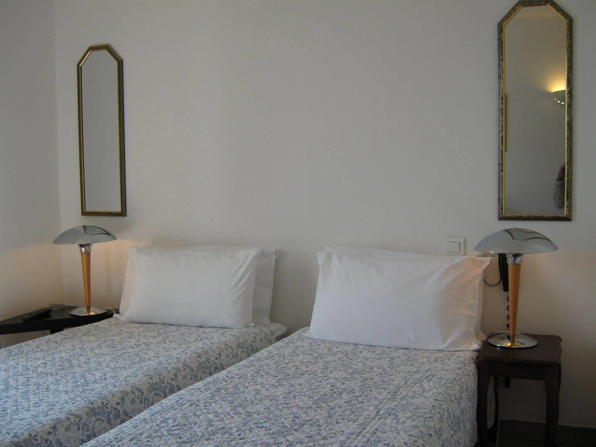 La Fontaine Hotell Vidauban Eksteriør bilde