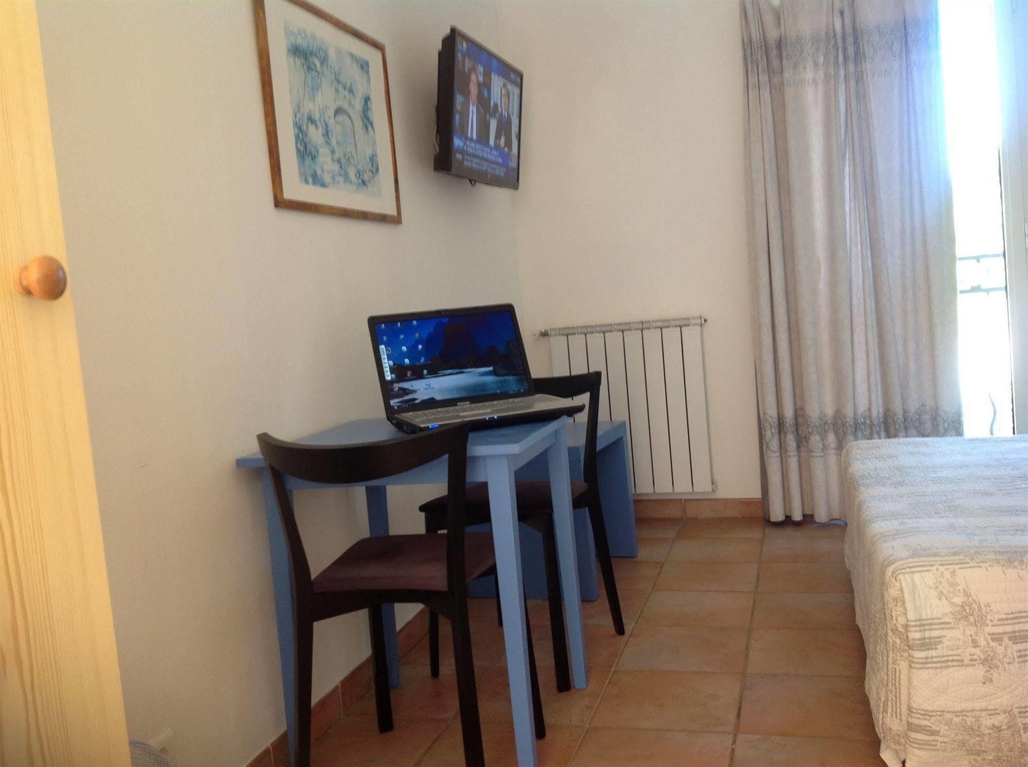 La Fontaine Hotell Vidauban Eksteriør bilde